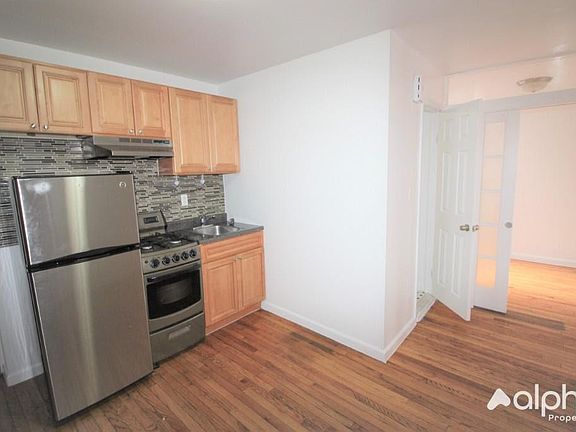 4th image of 332 E 95th St APT 29