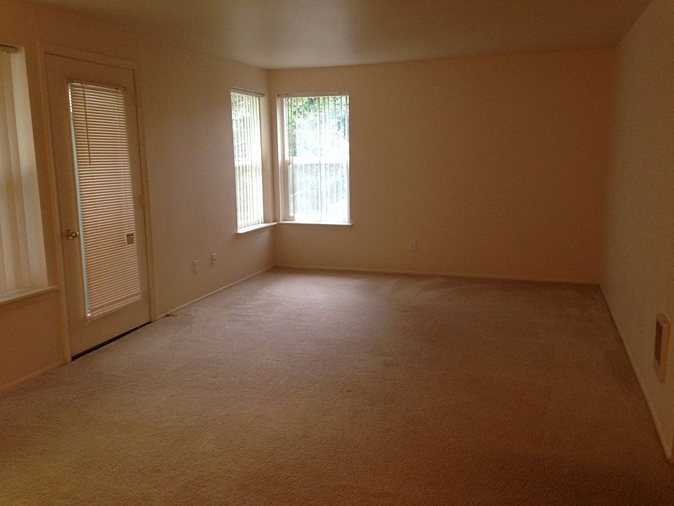 1st image of 4 NE Tandem Way APT 206