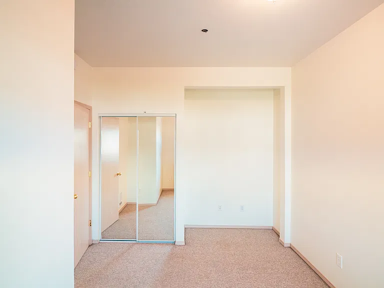 South Haven Apartments — Photo 9