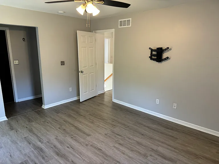 1309 Baron Ct — Photo 10