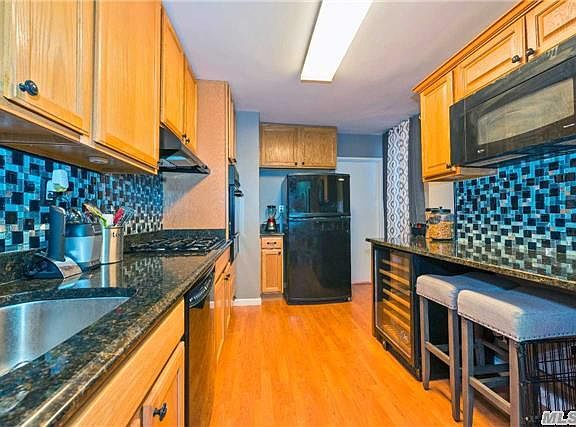 3rd image of 410 E Broadway APT Lk