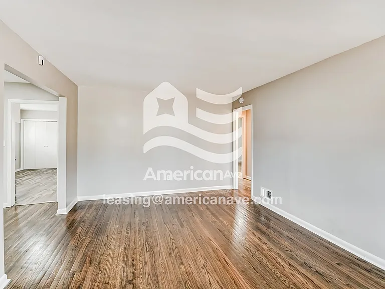 767169_004_wm_-_living_room_13500651.jpg