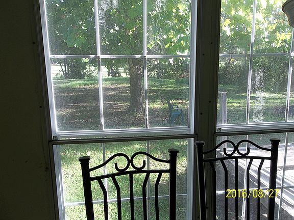 Dining area w/backyard view 