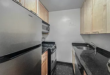 Rented by Manhattan Realty Group