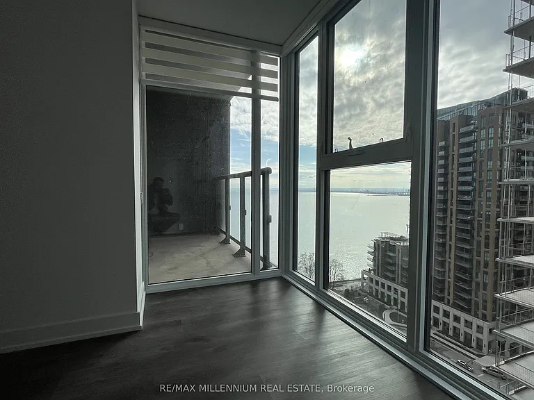 370 Martha St #1608 — Photo 24