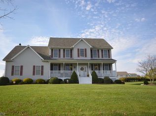 5 Southdown Dr, Lafayette, NJ 07848