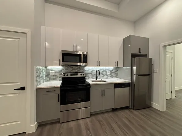 675 N 41st St #1, Philadelphia, PA 19104