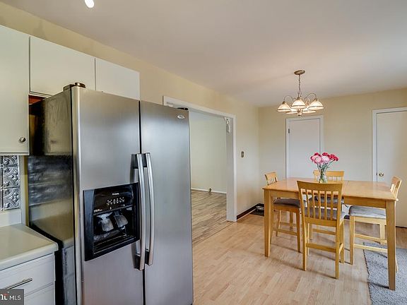 2nd image of 37 Pepperwood Ln