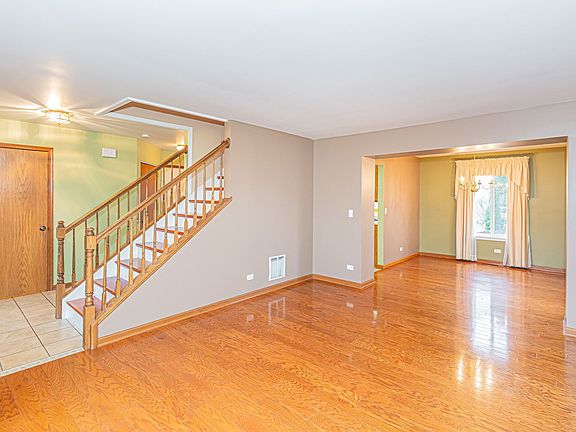 2nd image of 2301 N Essex Ln