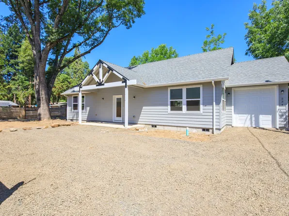 234 Williams Ln, Shady Cove, OR 97539