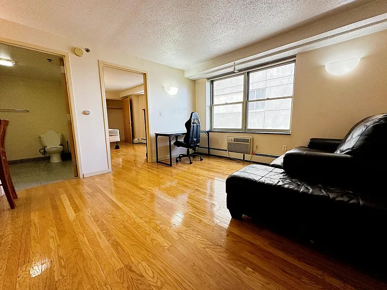 400 College Ave - The Heart of Collegetown — Photo 22