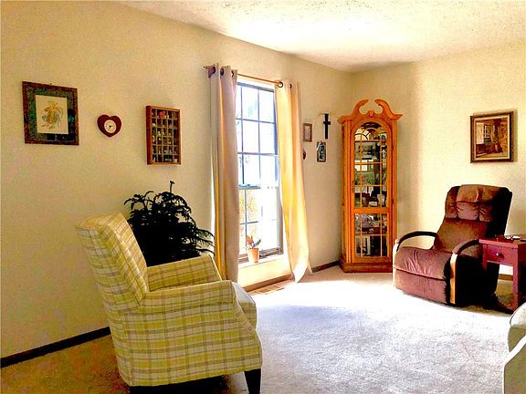3rd image of 5690 Federalist Ct