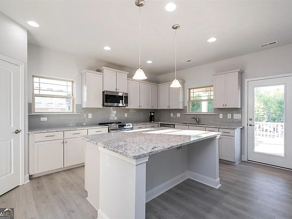 4th image of 3014 Fairway Dr Lot 952
