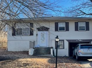 5109 SW 33rd St, Topeka, KS 66614