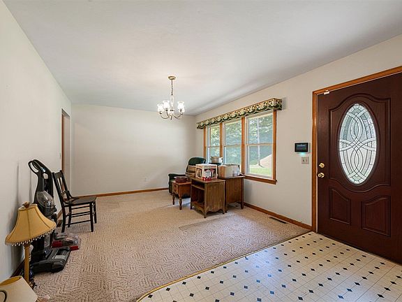 3rd image of 439 Smith St