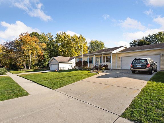 4th image of 822 Kensington Dr