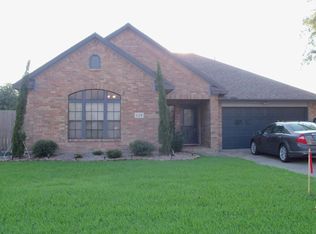 129 Indian Warrior Trl, Lake Jackson, TX 77566