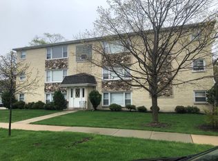 395 Elk Blvd APT 3A, Des Plaines, IL 60016