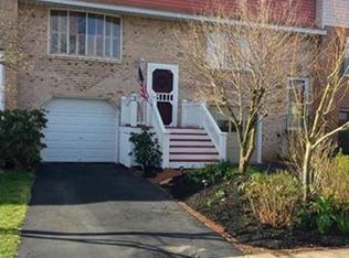 1560 Thompson Ave, Bethlehem, PA 18017