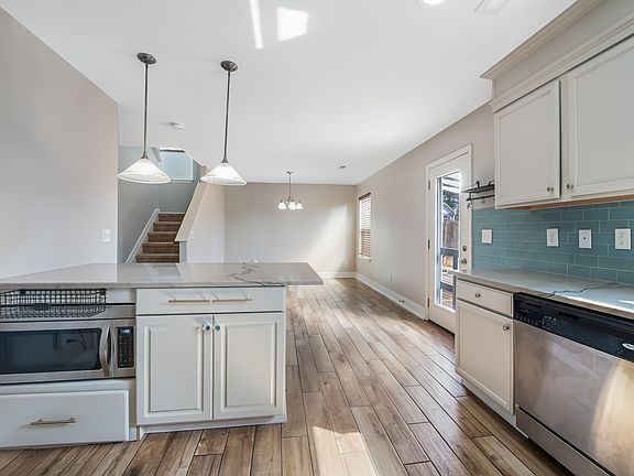 5th image of 2830 Tulip Poplar Cir
