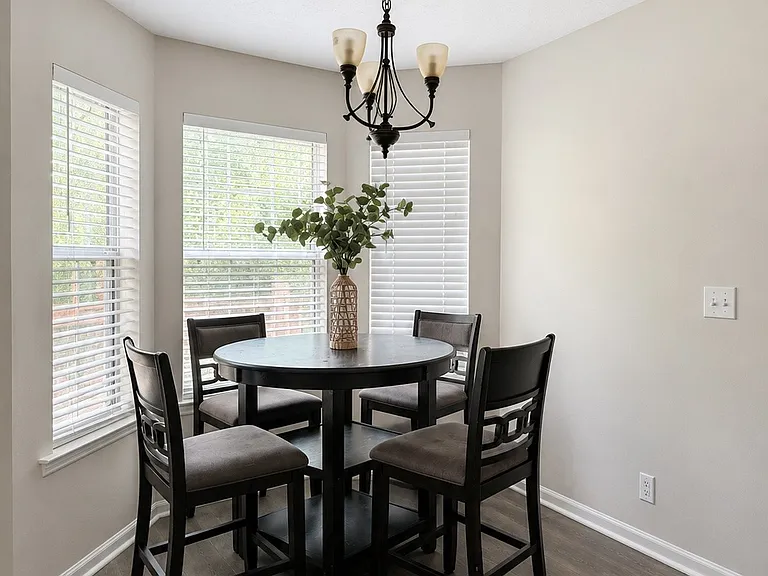 621 Waywood Cir — Photo 5