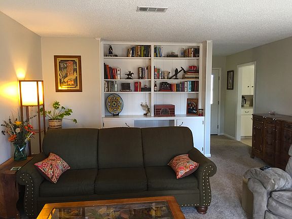 4th image of 158 Lakeshore Dr