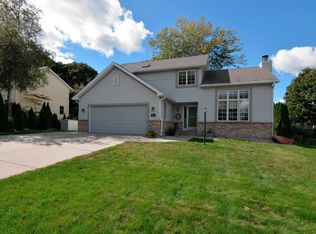 1905 Manchester Xing, Waunakee, WI 53597