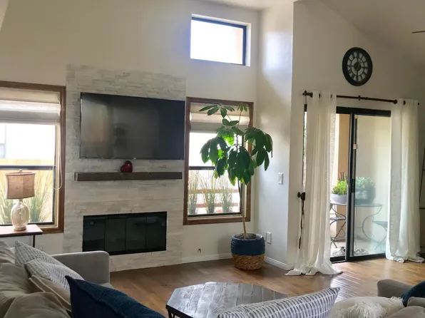 (undisclosed Address), Calabasas, CA 91302