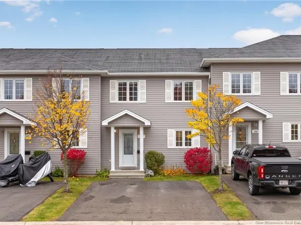 165 Damien St, Dieppe, NB E1A 0G2