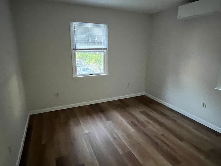 35 Fort St #4 — Photo 5