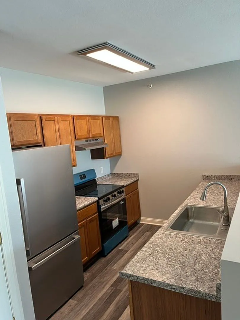Uptown Brass Apartments — Photo 2