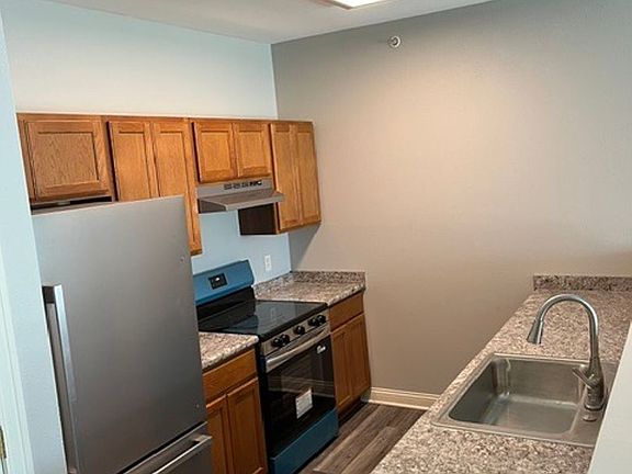2nd image of 1923 63rd St APT 212