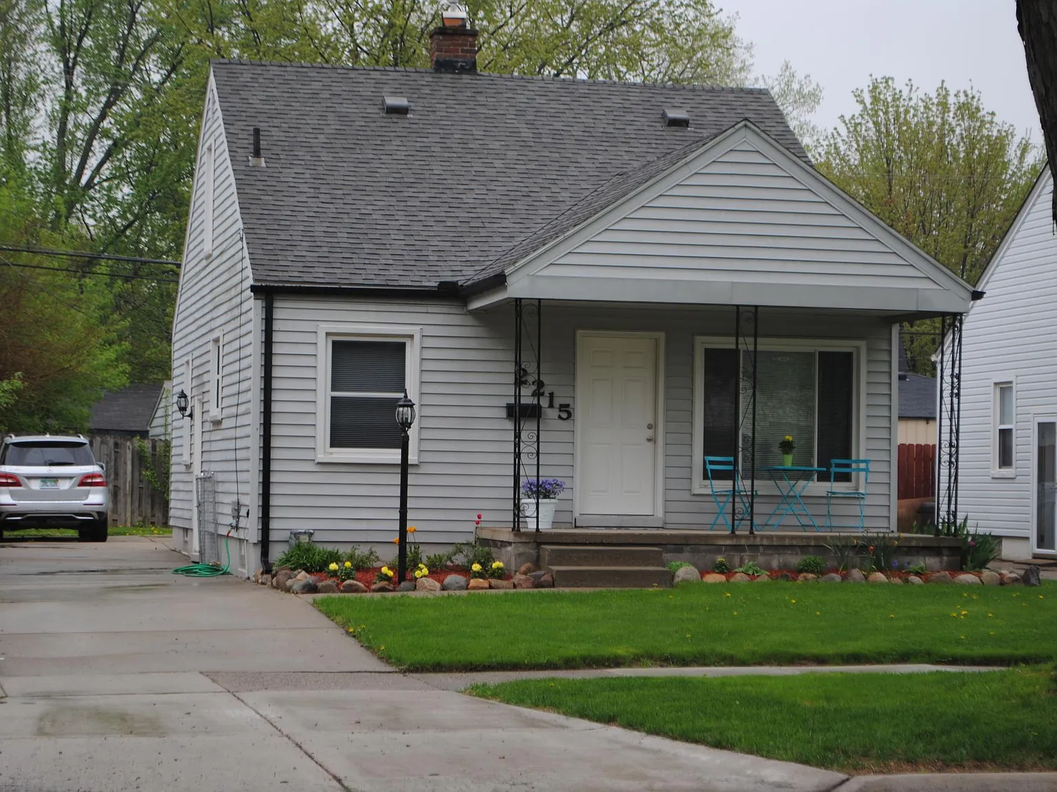 3 bed, 1200 sqft, $2,300 — Photo 1