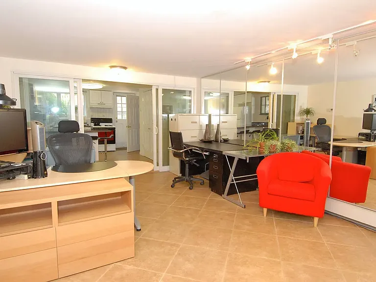 16 Micieli Pl #GARDEN — Photo 3