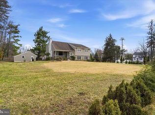 898 Crestline Dr, Blue Bell, PA 19422