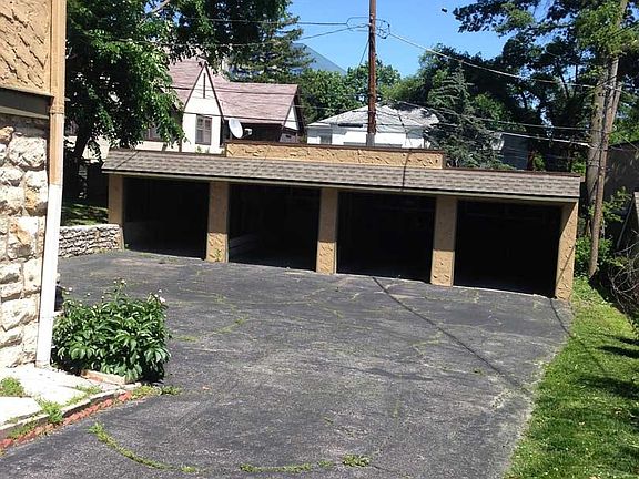 2 garage spaces