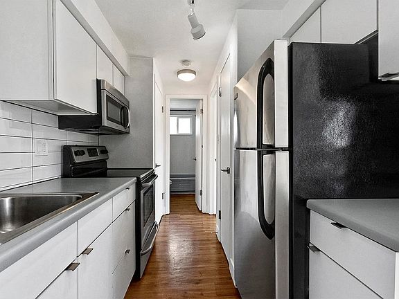 2nd image of 2441 S York St #212E