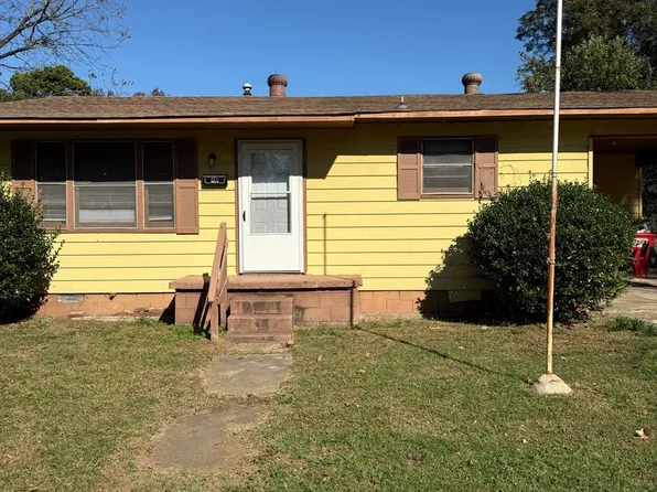 1114 N 3rd St, Dardanelle, AR 72834