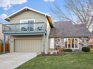 1032 Hawthorne Dr, Crystal Lake, IL 60014
