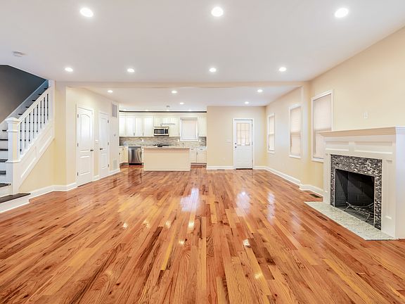 3rd image of 363 Windsor Ave