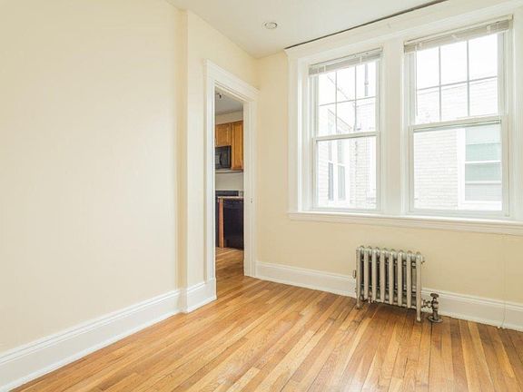 4th image of 286 Chestnut Hill Ave #107
