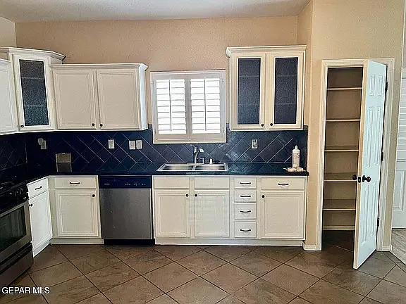 12733 Destiny Ave — Photo 5