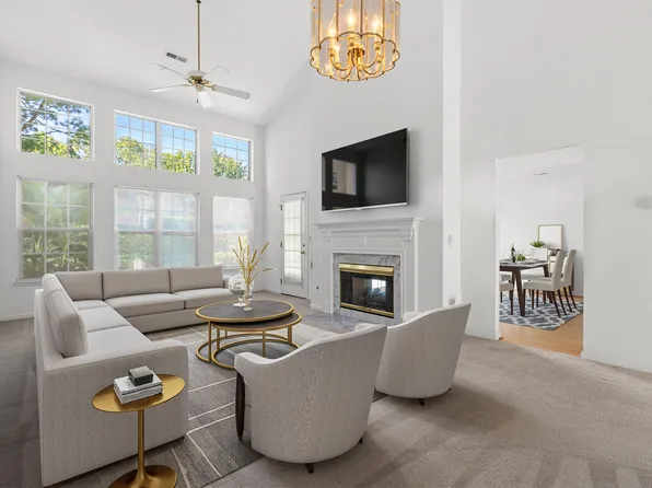 1083 Griffin Gate Dr, Lexington, KY 40511