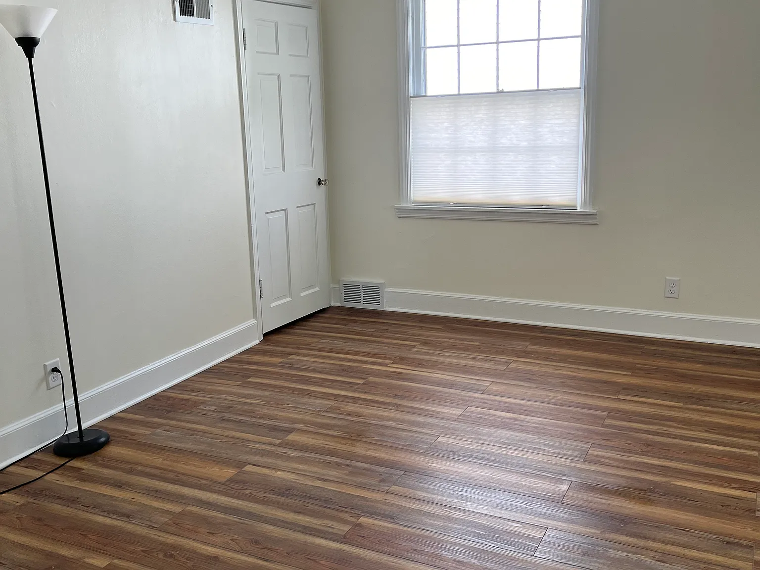 112 S Burton Pl — Photo 3