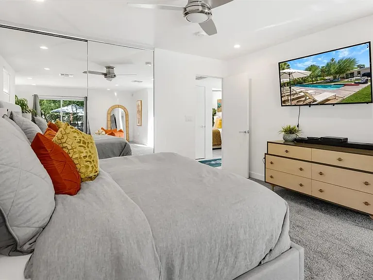 72382 Desert Dr — Photo 32