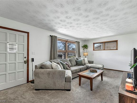 5th image of 2786 Norwood St