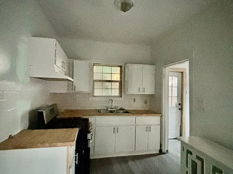 6124 Goforth St — Photo 8