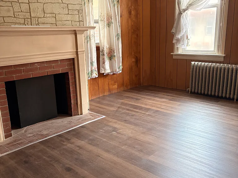 636 Walnut St — Photo 17