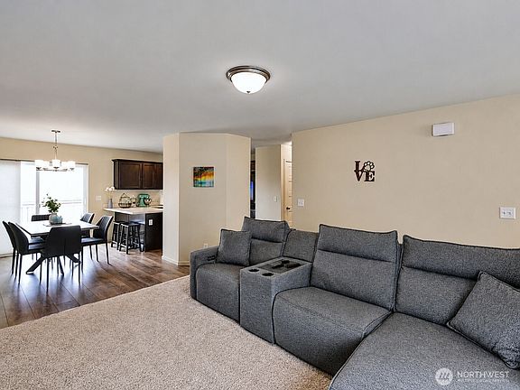 4th image of 4334 69th Avenue NE