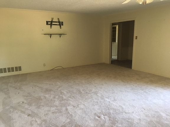 4th image of 605 Harmon Dr